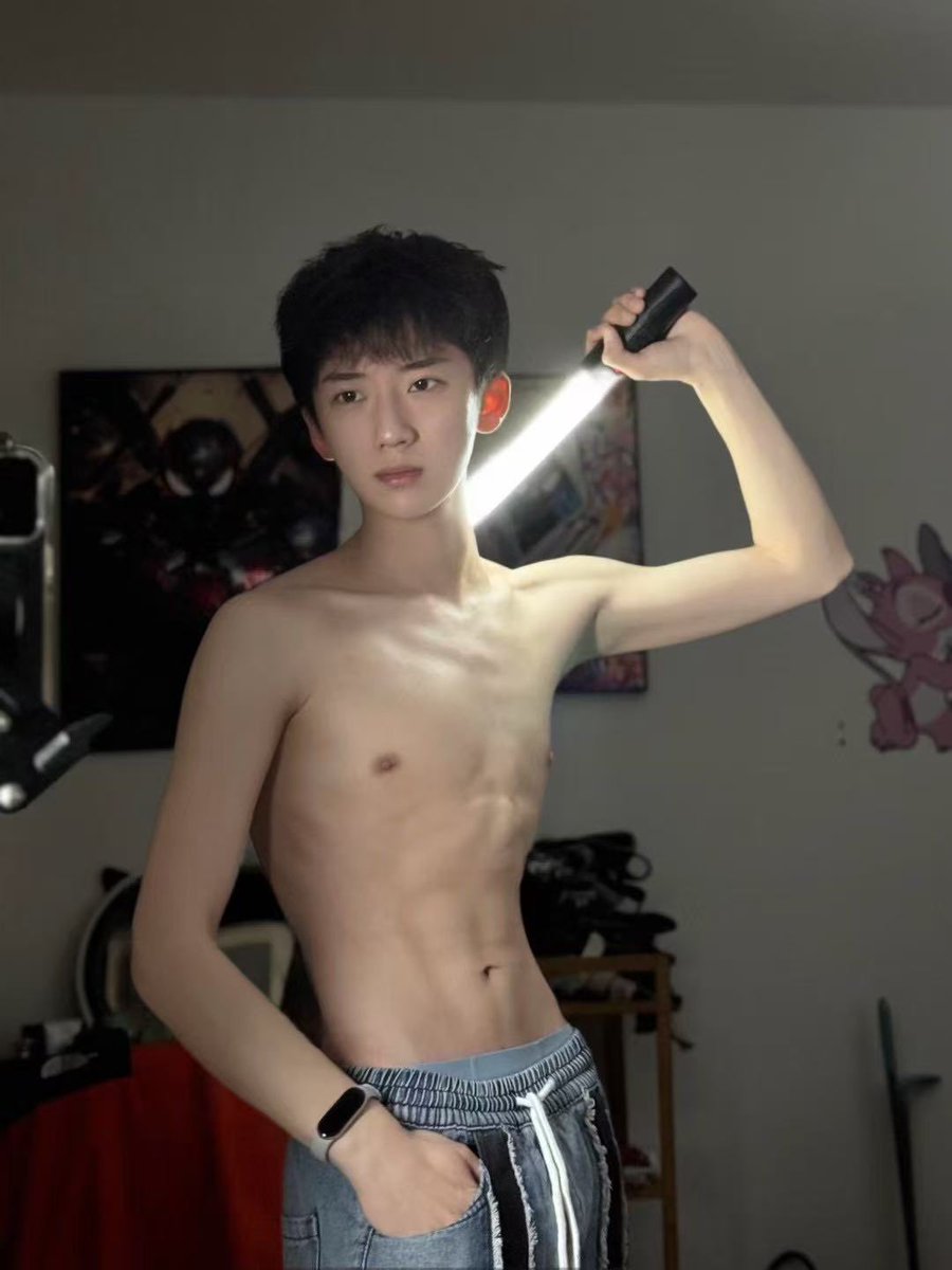 仔仔 男模版
坐标 江浙沪
全国可空🪂
喜欢主页QQ联系