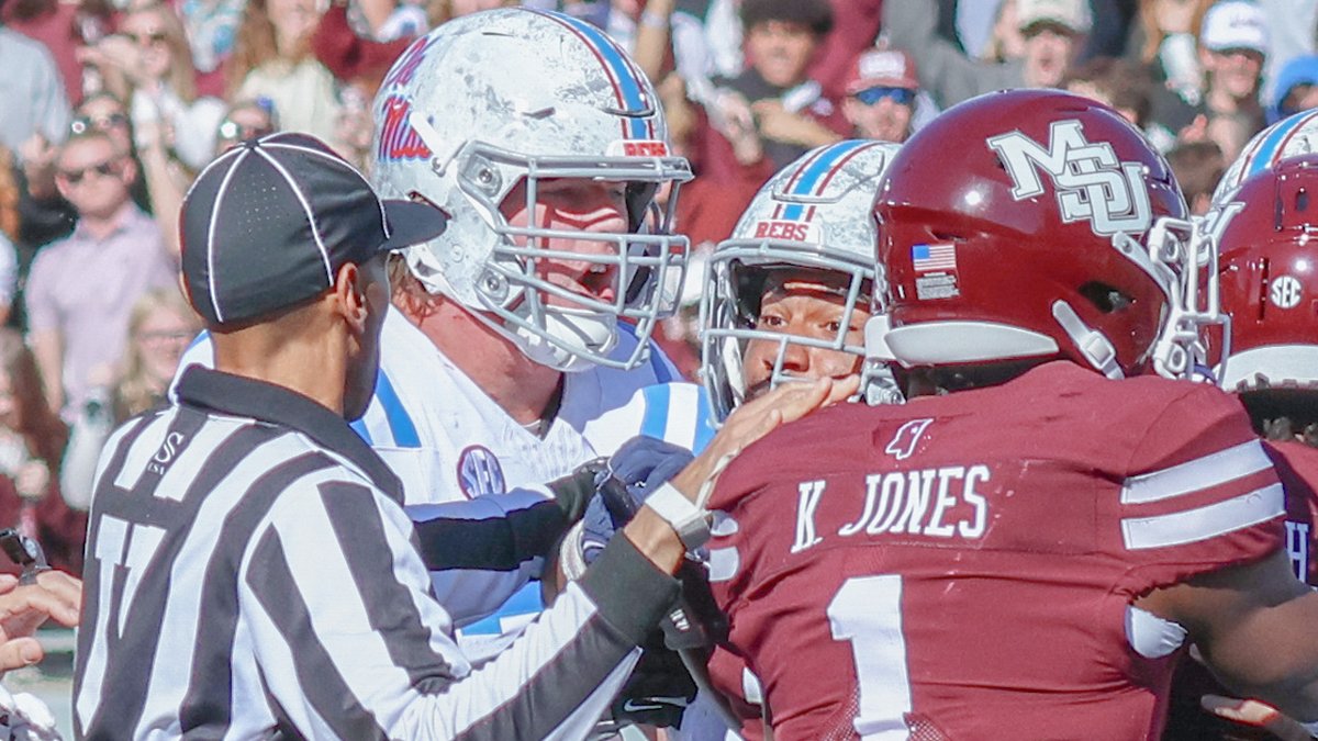 Ole Miss’ offensive line settled as Patrick Kutas found his rhythm. Reps turned into trust, and trust turned into steadier play up front. #Rebels #HottyToddy #OleMiss #CFB #SugarBowl
hottytoddy.com/2025/12/29/pat…