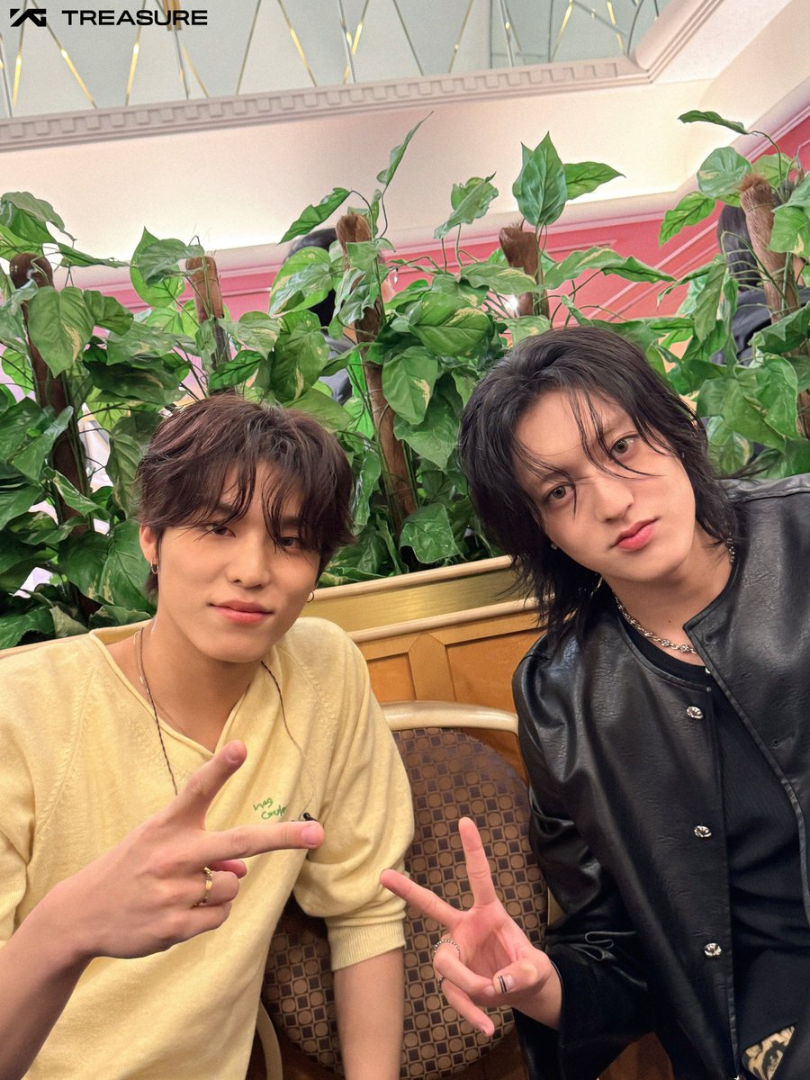 yg_treasure_jp's tweet image. [💎]

📁 #TREASURE_memories2025
　└ 📸 年間ミュージックアワード 2025.𝘇𝗶𝗽 #𝟭

&amp;gt;&amp;gt; #DOYOUNG &amp;amp; #SOJUNGHWAN
&amp;gt;&amp;gt; #PARKJEONGWOO &amp;amp; #HARUTO

#TREASURE #트레저 #トレジャー #YG
#年間ミュージックアワード2025 @musicday_ntv