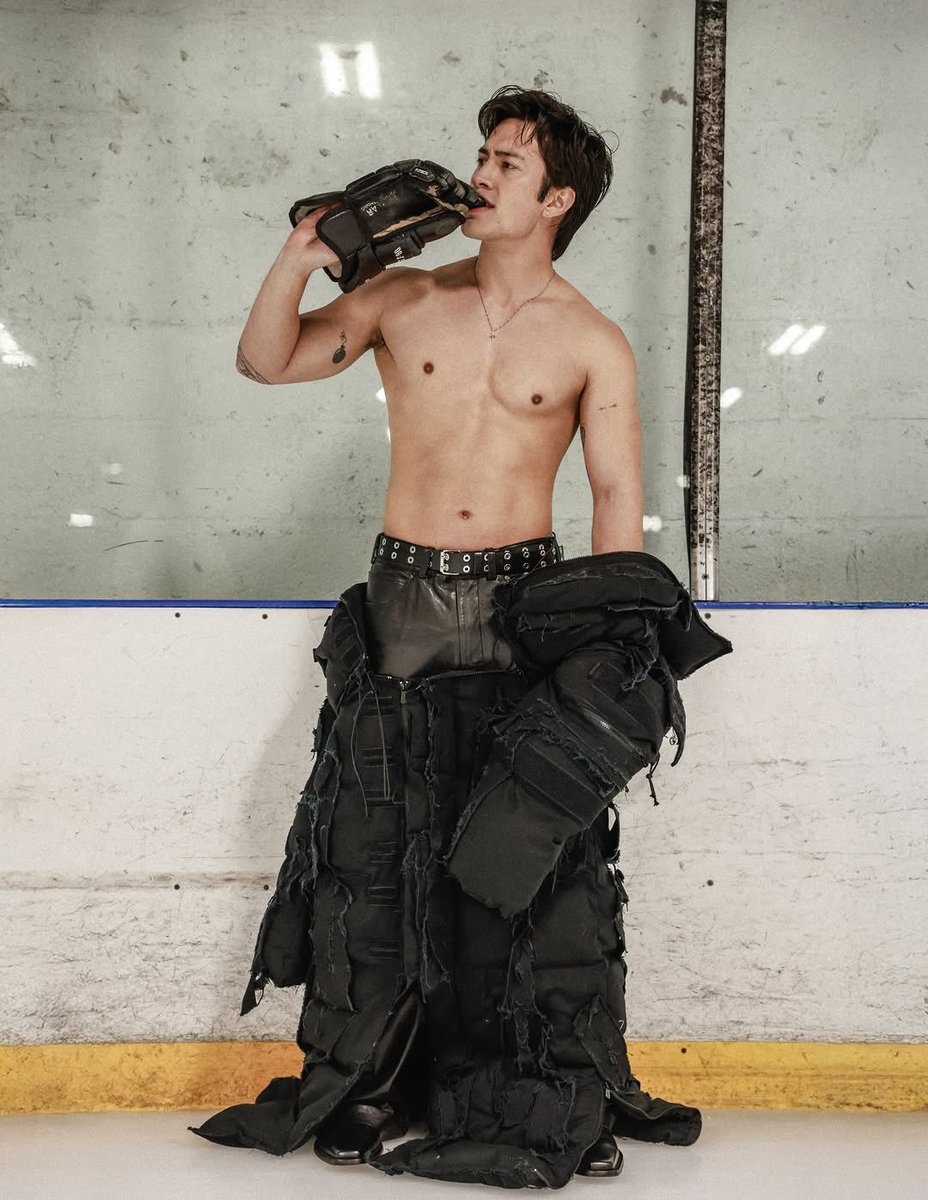 dailyhollanov's tweet image. hudson williams for Numéro Netherlands is insane