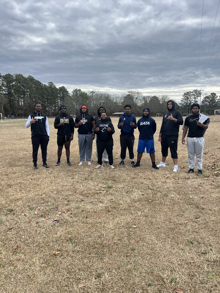 Bre_one55's tweet image. Great day of work with the guys‼️ College coaches get at me. Got 2 in the portal 2 in Juco. All starters! All #KBK verified 💯