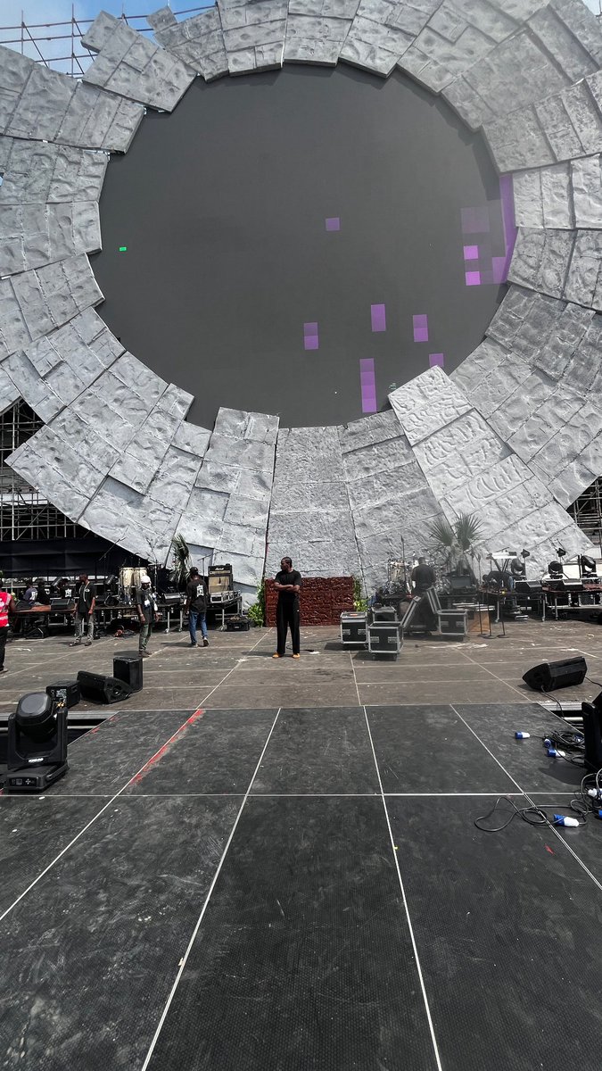 malcolmscut's tweet photo. Went all out on the Set Dress and design for Wizkid and palmwine fest 🤝
2025 was good. https://t.co/s0CKSXOKRg