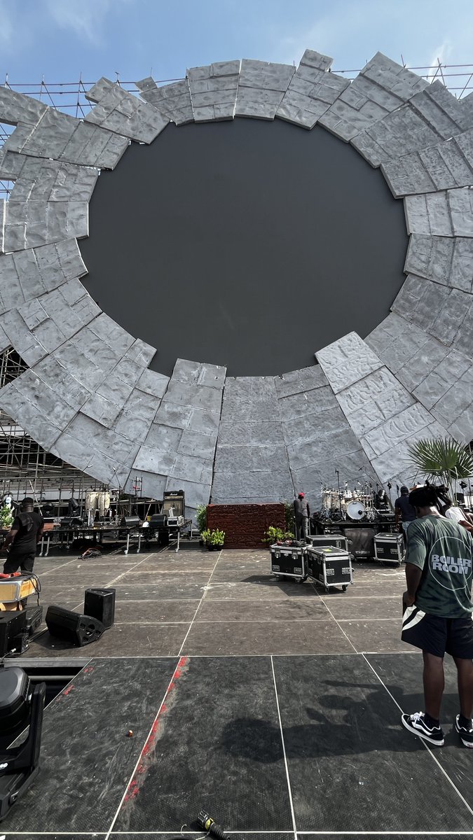 malcolmscut's tweet photo. Went all out on the Set Dress and design for Wizkid and palmwine fest 🤝
2025 was good. https://t.co/s0CKSXOKRg
