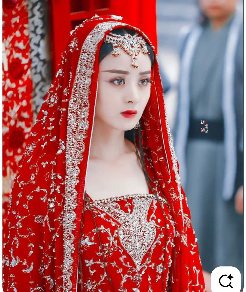 IndianAesthetik's tweet photo. Meanwhile chinese. 
their arrogance while copying indians is hilarious to witness. their supermacy needs to be knocked down a notch. imagine stealing indian things in big 2025 &amp; feeling superior lmao. https://t.co/JPNZW0Dggg