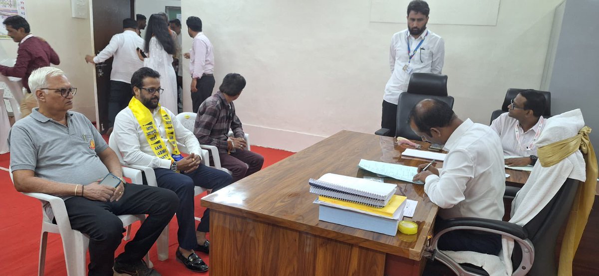 AAPMumbai's tweet photo. Ward 30 candidate @RiteshPatell  filed his nomination today. https://t.co/aSJ9lIeDQa