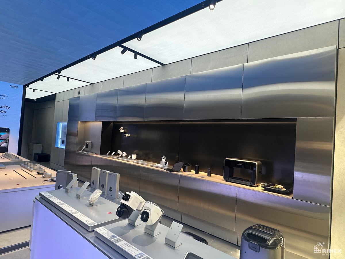 The use of our BA Cambridge finish as a backdrop to the Anker sign and our Granex M1A on the walls has created an ultra-modern, high-tech ambience within this charging technology store.
rimexmetals.com/sectors/interi…