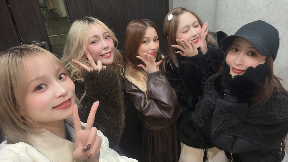 おさやページ おさや仕事納めでした🐝☝️ｵﾂ お昼おひさしーじあもした💎ﾊﾋﾟ