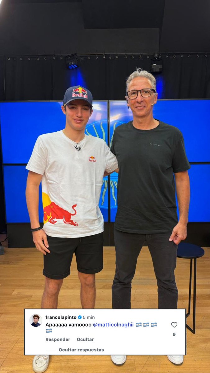 Corazondef1's tweet image. 🙌El saludo de @FranColapinto a Mattia Colnaghi en su visita a #CF1STREAMING. 

Siempre presente el #43. Un 2026 que tendremos a muchos representantes argentinos con la celeste y blanca en categorías de primer nivel.