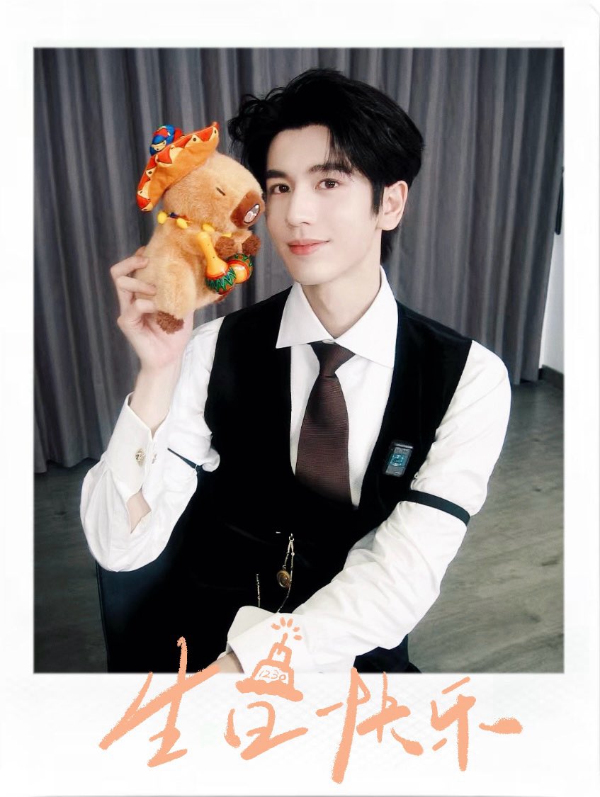 zlhwalnut1230's tweet photo. 🗓️30.12.25 | 𝐢𝐐𝐈𝐘𝐈 𝐏𝐨𝐬𝐭 🆙 

[แปล🇹🇭] “ขออวยพรให้นักแสดง #จางหลิงเฮ่อ อายุครบ 28 ปี สุขสันต์วันเกิด! ในปีใหม่ขอให้ใช้ชีวิตและทำงานอย่างน่ารักสบาย ๆ เหมือนคาปิบาราตัวน้อย แบบชิลแต่ยังเปล่งประกาย

หย่อนสามโมเมนต์ที่เป็นของ “#มู่หรงชิงอี้” โดยเฉพาะ
ขอให้ “ชิงอี้สูงตระหง่าน ก่อเกิดเป็นฟ้าของตัวเอง”
และตั้งตารอวันที่จะได้เจอกันอีกครั้งบนบ้าน 🥝 เร็ว ๆ นี้ ”

❀ แอดเสี่ยวเหมย ❀

#zhanglinghe #张凌赫