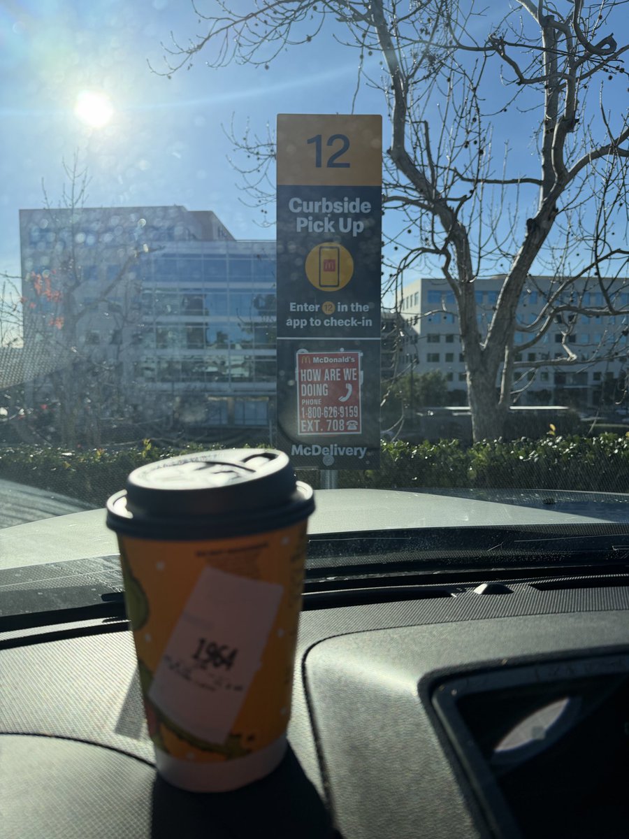 rbisarya's tweet photo. I ordered a vanilla café latte through the app and chose curbside pickup—perfect in theory. If they had executed well today, they could have won a customer for life.

Instead, I stood outside for more than 15 minutes after the app said my order was ready for a cold coffee. https://t.co/TSnDx0crLG