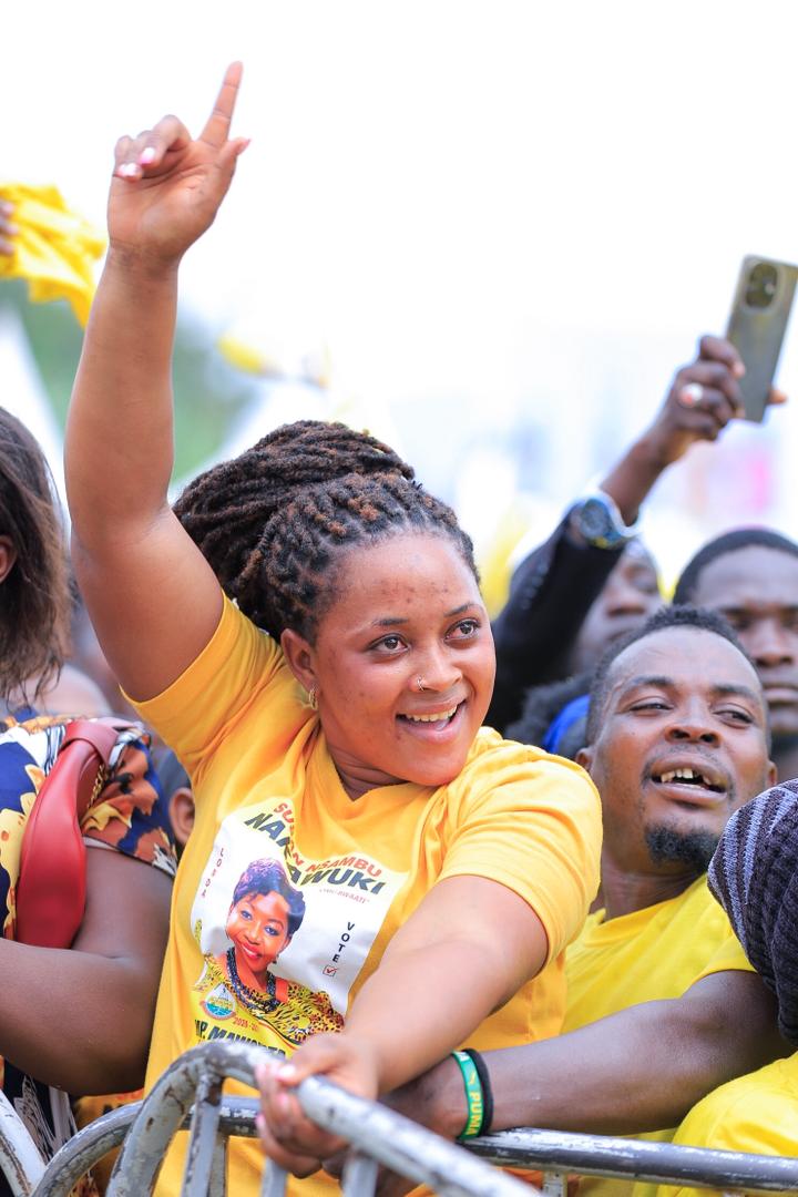 kabandamajwega's tweet photo. Butambala was alive with joy and excitement as residents gathered to meet President @KagutaMuseveni.
True justice is taking shape with the construction of the Chief Magistrate’s Court block.
#ProtectingTheGains #TukoPamoja 
#NoProtestVote https://t.co/ccwIkkcLSm