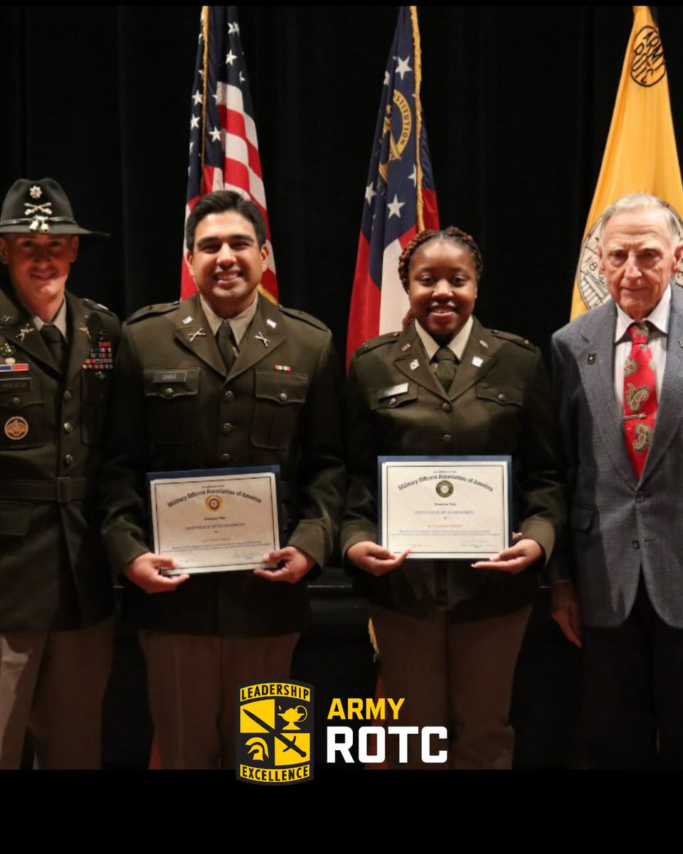 JoinArmyROTC tweet media