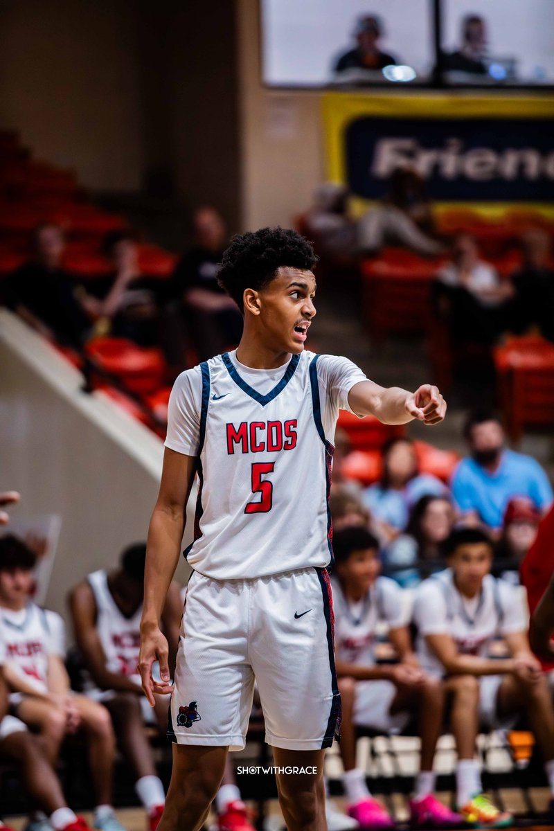 BIG SH🏀TS tweet media