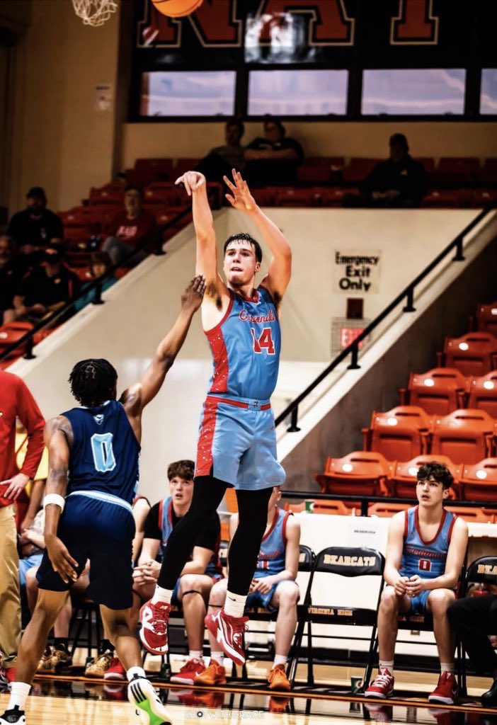 BIG SH🏀TS tweet media