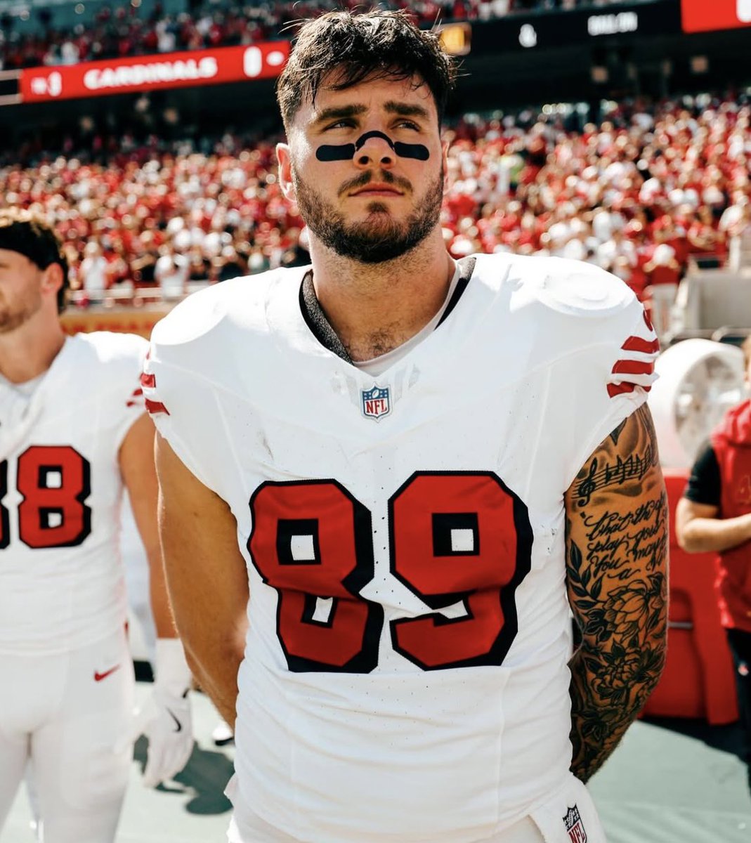 Coach_Yac's tweet image. Highest-graded 49ers on offense against the Bears (PFF):

• Luke Farrell: 91.8
• Jake Tonges: 86.7
• Brock Purdy: 81.9
• Spencer Burford: 81.5
• Christian McCaffrey: 81.1