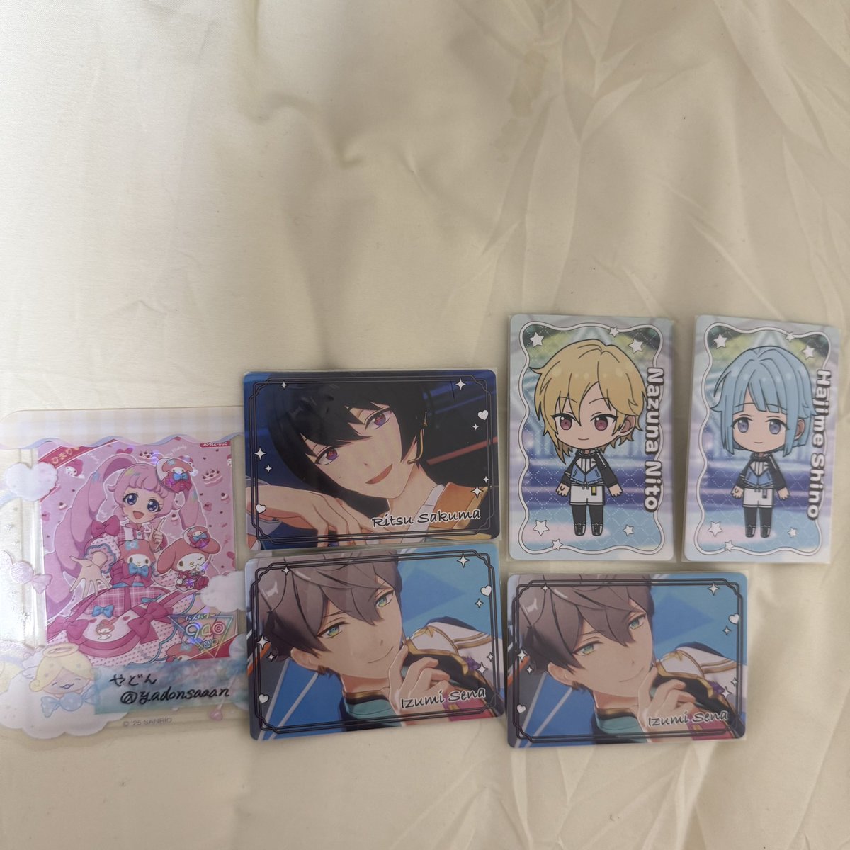 yadonsaaan's tweet photo. 【交換】あんスタ チップス カード あんスタ チップス ぴくりあ

譲▶︎SD 創　なずな
       MV 凛月　瀬名
　　ぴくりあ　レオ　みか

求▶︎同種　司　決まり次第　嵐
　　(ぴくりあは4枚目🩷をつけているもの)

郵送

まとめて優先
凛月は3枚目のように初期汚れがありますので予めご了承ください。 https://t.co/cxsv2SEuIl
