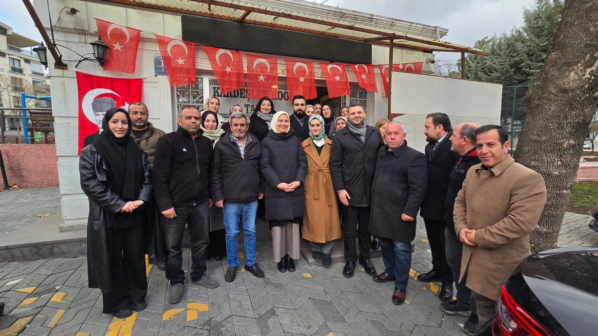 📍AYVALI/ KOOP KARDEŞLER TAKSİ DURAĞI

Ankara Milletvekilimiz Sayın Zeynep Yıldız, İlçe Başkanımız Sayın Ömer Faruk İslam, İlçe Kadın  Kolları  Başkanımız  Sayın Av.Arb Merve Biberoğlu Erdoğan, İlçe Gençlik Kolları Başkanımız Sayın Mehmet Melikoğlu ve Belediye Meclis  Üyemiz