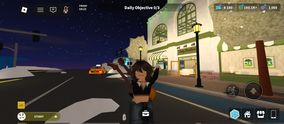 RodriRodri10985's tweet photo. @YomiRoblox95620 @heybloxburg It's a funny One though like WYM your arms are permanently Anchored to the location you entered from https://t.co/qqBVqi4QCP