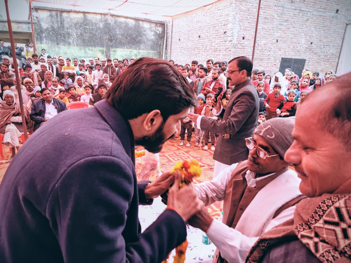 socialistaditya's tweet photo. आज संसदीय क्षेत्र बदायूँ के अंतर्गत विधानसभा क्षेत्र बिल्सी में नगर पंचायत कछला, नगर पालिका उझानी तथा ग्राम कुडानरसिंह, संजरपुर, रिसौली, सिरसोल, बांस बरौलिया, गड़रपुरा, मूसेपुर एवं रमनगला का भ्रमण कर जनसंपर्क किया।
इस दौरान क्षेत्रवासियों से सीधे संवाद हुआ, उनकी समस्याओं को ध्यानपूर्वक सुना और समाधान के लिए संबंधित अधिकारियों से आवश्यक कार्यवाही का आश्वासन दिया।
जनता का स्नेह, विश्वास और सहयोग ही हमारी सबसे बड़ी प्रेरणा है