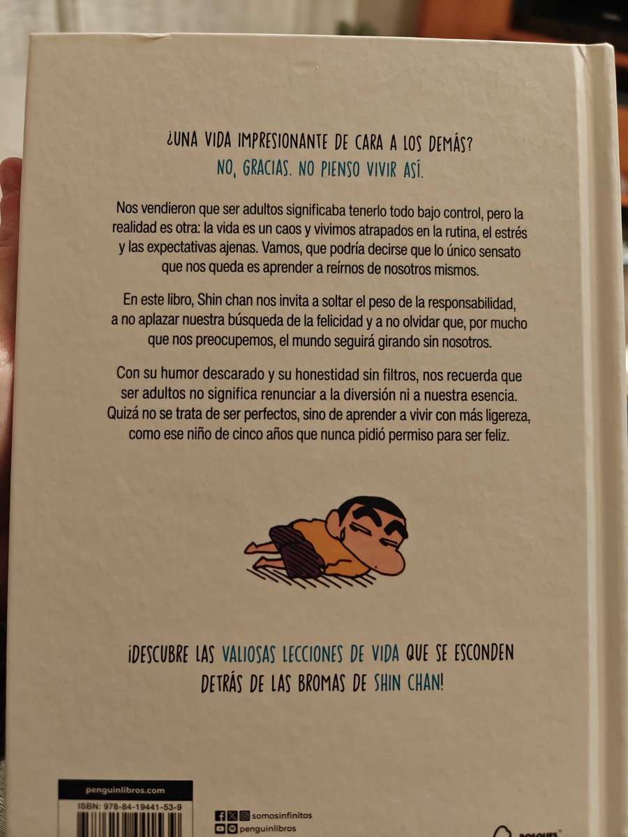Me han regalado este libro de Shin Chan, y sinceramente ni sabía que existía. Estoy tan feliz 🥺

Pues voy a empezar nueva lecturita ✨