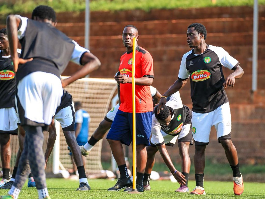Bulfc1's tweet image. Alex Isabirye’s first training session at BUL FC