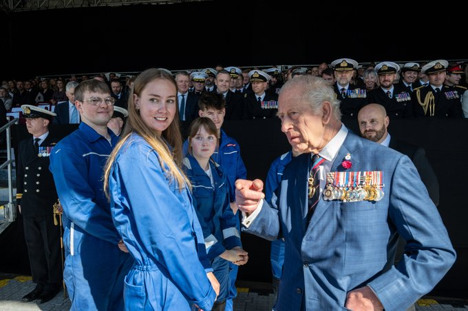 Neighbo_7's tweet image. His Majesty King Charles visited our site in Barrow-in-Furness to celebrate the commissioning of the newest Astute-class submarine, HMS Agamemnon. This nuclear-powered submarine, the sixth of seven in its class, will soon begin her sea trials.