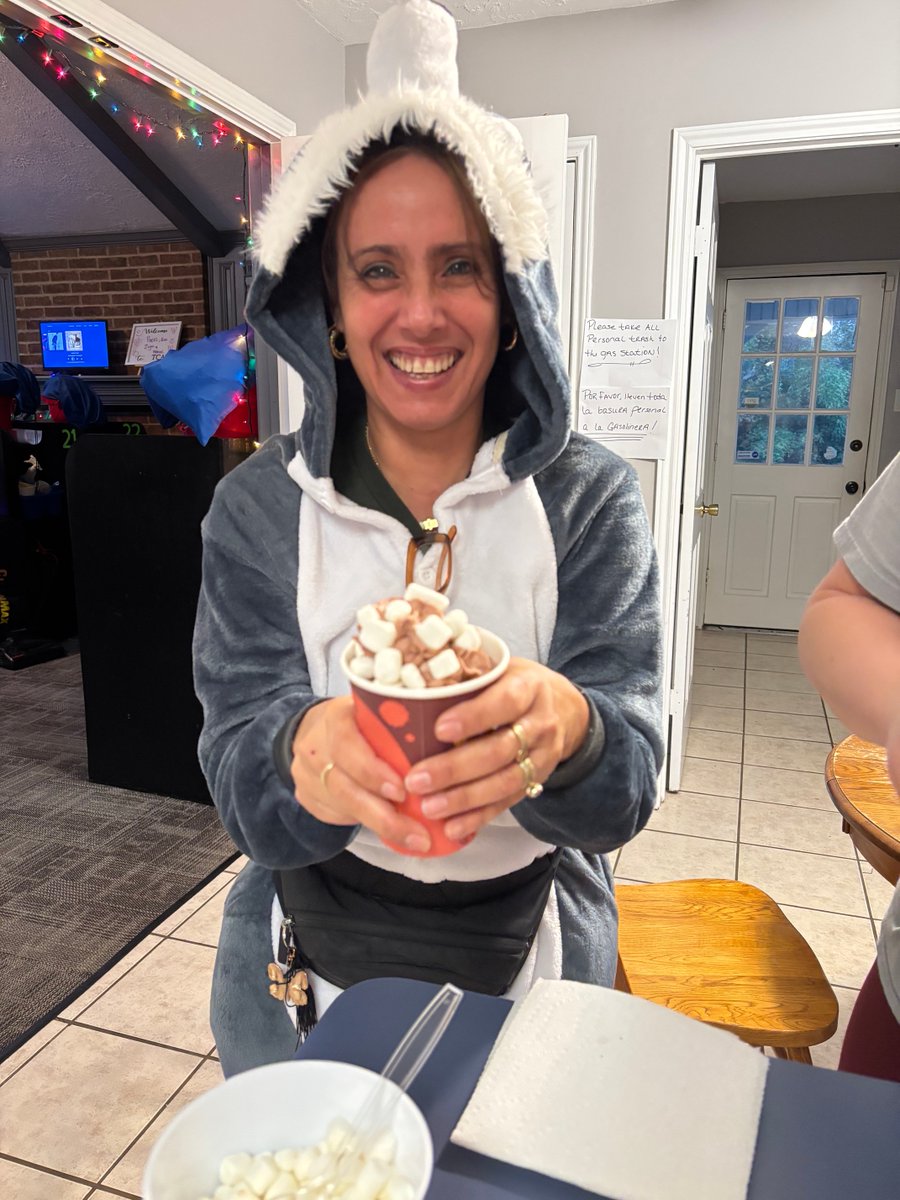 LifeatTCA's tweet image. Holiday cheer at The Cleaning Authority – Spring!

Grinch Day, a hot cocoa bar, and an ugly sweater celebration made for the perfect wrap-up to the year. Cheers to teamwork, fun, and an amazing crew! ✨🎉

#LifeAtTCA #HolidayFun #TeamTCA