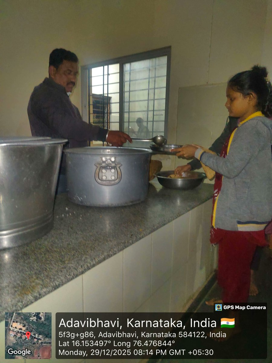 KRCRS4931's tweet photo. Night dinner  #SocialAudit_SWDMeals #SocialWelfare_Karnataka https://t.co/DPyx3zNS79