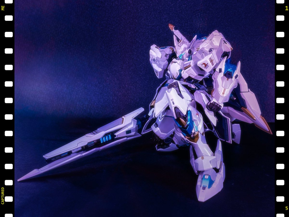 午年年賀画像に向けてアップを始めた円卓に騎士達 