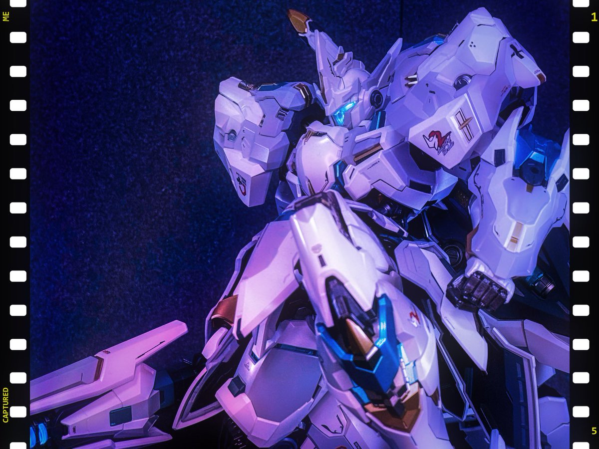 午年年賀画像に向けてアップを始めた円卓に騎士達 