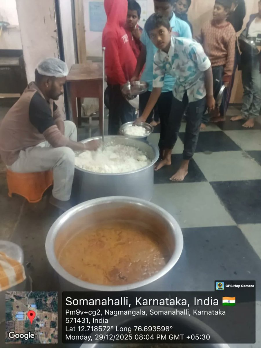 dbrars776's tweet photo. 29/12/2025 night dinner  #SocialAudit_SWDMeals #SocialWelfare_Karnataka https://t.co/rCIgV2Hh86