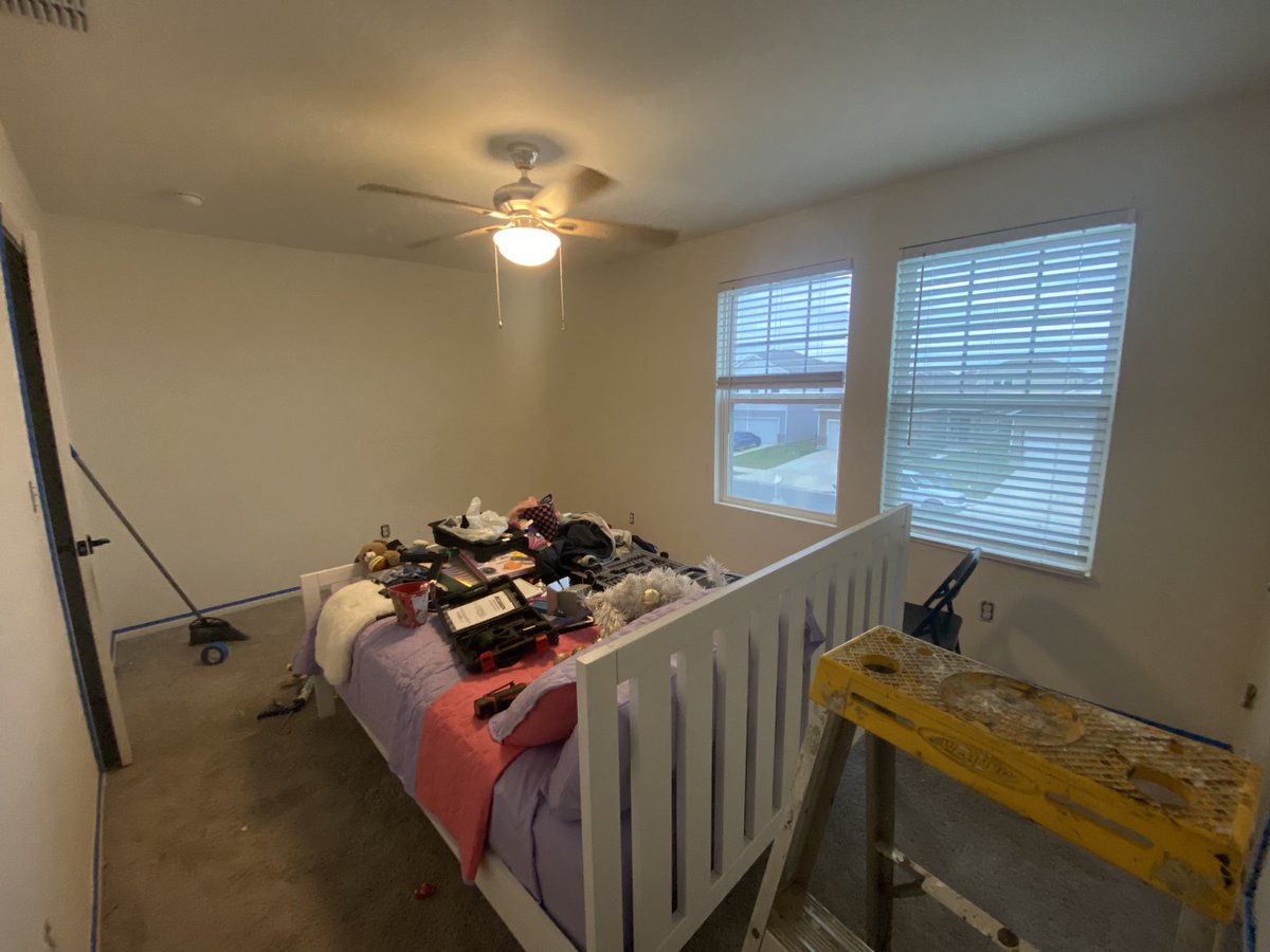 Edfleet75's tweet image. Don’t just stand there , grab a brush, 
you