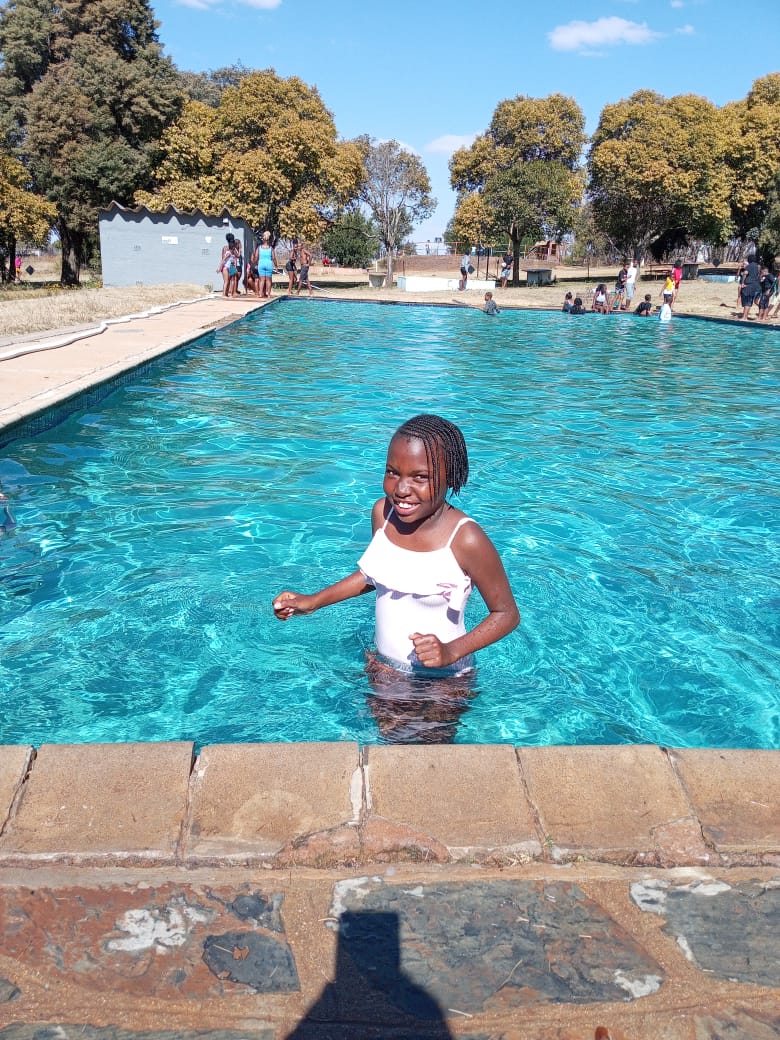 GomoraHasRisen's tweet photo. "5am wakeups, 7am hikes, 9pm lights out
Camp Zenith magic! Kids danced, crafted, splashed & played" πββοΈπββοΈ
Thanks Camp Zenith, @FordFoundation & @_Hlanganisa
Epic memories for Phoenix Alexandra kids!
#PhoenixAlexandra #CampZenith #KidsMemories #Poetry https://t.co/iVBScrYF6c