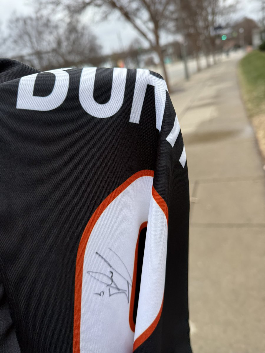 Jackie Guerrero 💜💛 tweet media