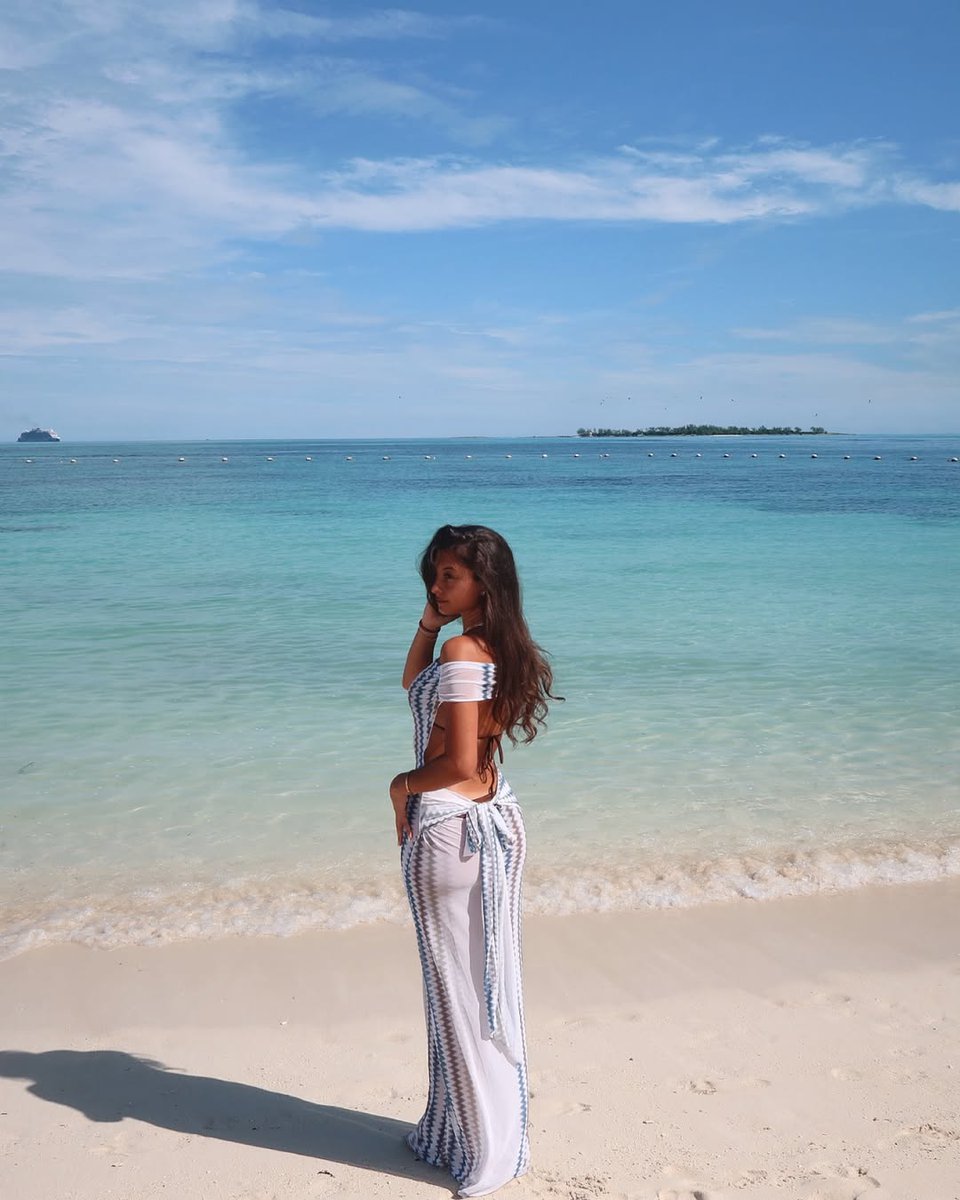 BahaMarResorts's tweet photo. One last beach moment of reflection… which #BahaMar memory makes you smile the most? #BahaMoment
📸 @jacquelinechristiina https://t.co/rqS4a6HYqO