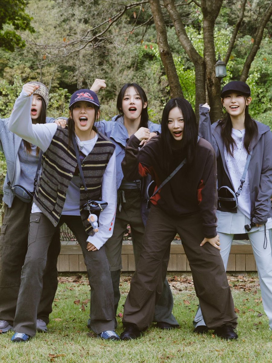 njzbrasil's tweet image. Deixa eu testar uma coisa com essa hashtag  👀

#ADOR_OUT