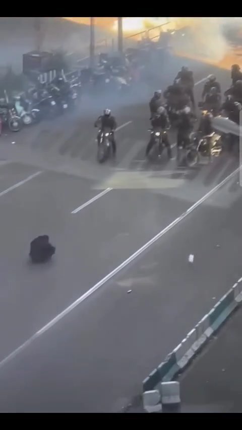 ahampay's tweet image. A lone citizen sits bravely in front of armed forces in Tehran.
Nationwide protests continue across #Iran.
Today, crowds chanted “#JavidShah”.
Iranians are demanding change, freedom, and dignity.
 #IranRevolution