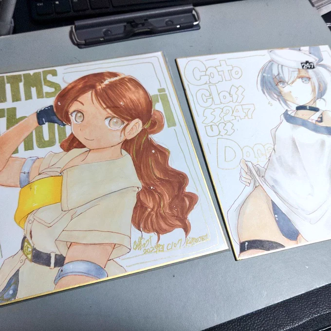 何とか2枚。褐色はだ用のマーカーがなくてデイス普通肌になっちゃった(;'∀`)あはは、あはは…