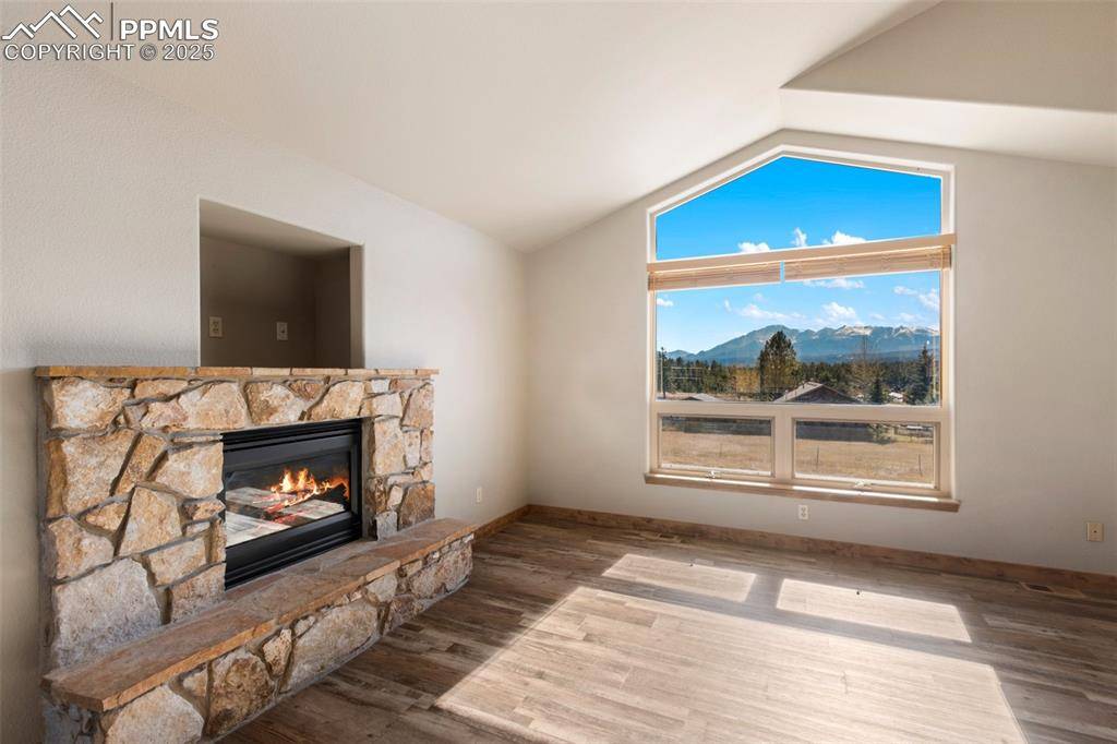 JasonRoshek's tweet photo. Welcome to 1380 Rampart Range RD in Woodland Park – a spacious 3-bed, 2-bath home sitting on 1.79 acres

Tour today: https://t.co/VAkuvh7Y4r

#JustListed #WoodlandParkCO #MountainLife https://t.co/PLjWw8TXhP