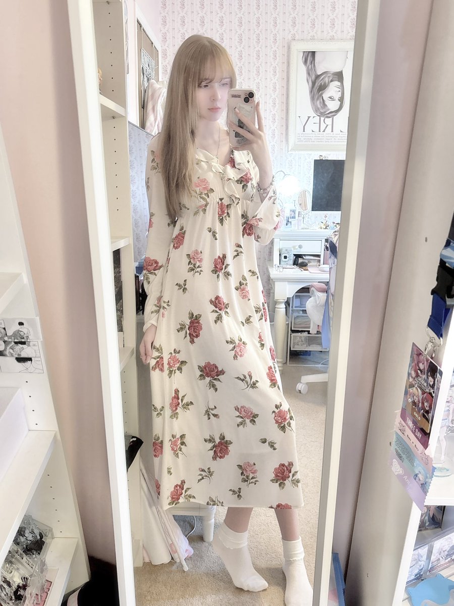 evieleafie's tweet image. girls in nightgowns &amp;gt;&amp;gt;&amp;gt;