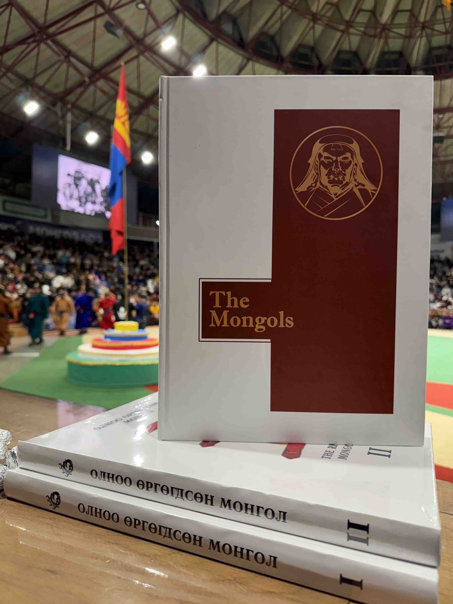 <a href="/themongolmn/">The Mongols</a> Бүтээлийнхээ дээжээс бэлэг барьсан танай хамт олонд талархал илэрхийлье Үндэсний спортын түүхэнд үнэтэй хувь нэмэр оруулсан сайхан бүтээл болж,Монгол эр Монгол адуу 2- н шинж төрх галбир хийц гайхамшиг 
Та бүхэнд ажлын өндөр амжилт хүсье