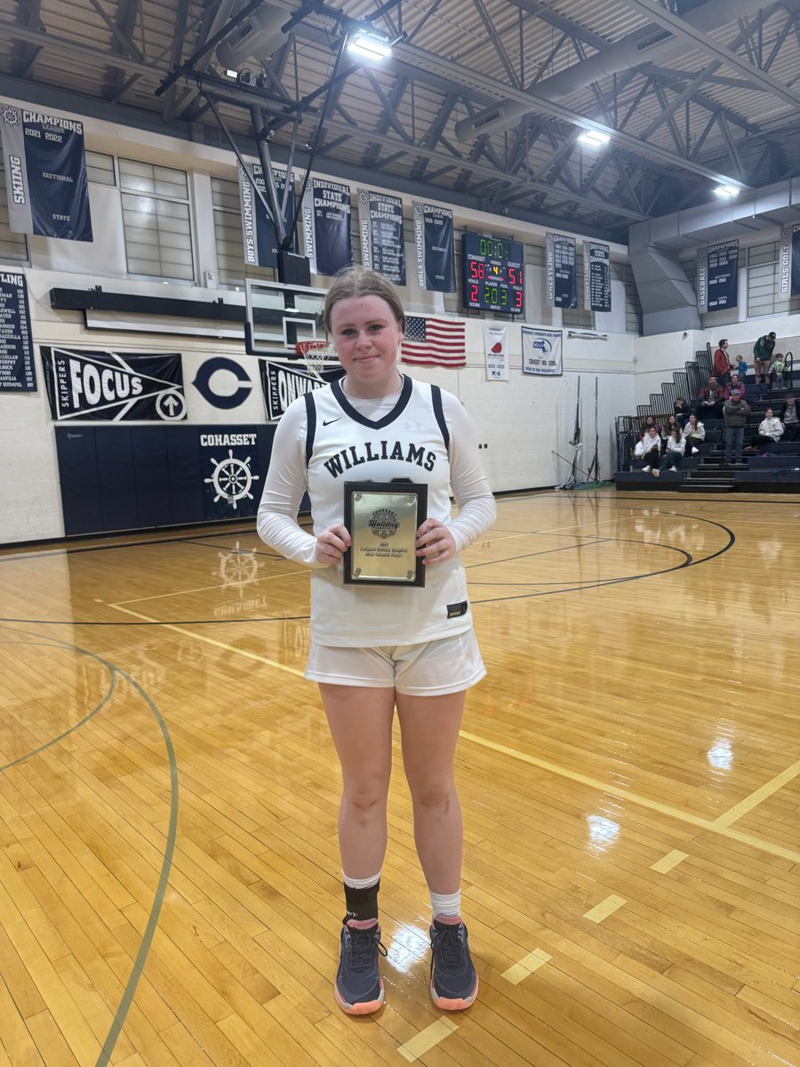 Archie’s takes the second annual Cohasset Holiday Hoopfest with a close win over a solid Braintree team. Alana McNamara named tournament MVP. #greatcompetition