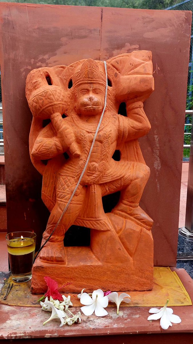 raani_purohit's tweet photo. राम रसायन तुम्हारे पासा 
सदा रहो रघुपति के दासा
जय बजरंगबली https://t.co/UD8ddoNuMV
