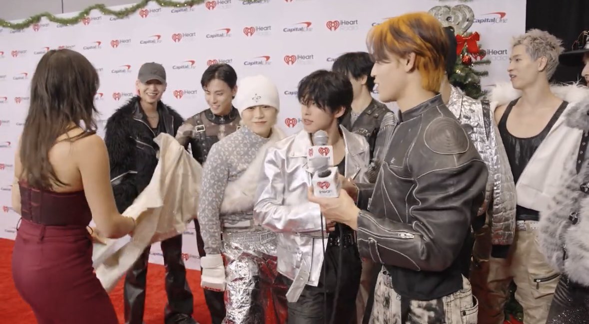 hosimame_jo1's tweet photo. JO1 Reveals Their Dream Collab &amp; Sends A Heartfelt Thank You To Their Fans! https://t.co/JK78gpjgub @YouTubeより

え？お？わーお🩷え？
(⊙ω⊙)✨

 #iHeartRadio
 #JINGLEBALL
 #JO1 @official_jo1 https://t.co/qMzjIBd8x0