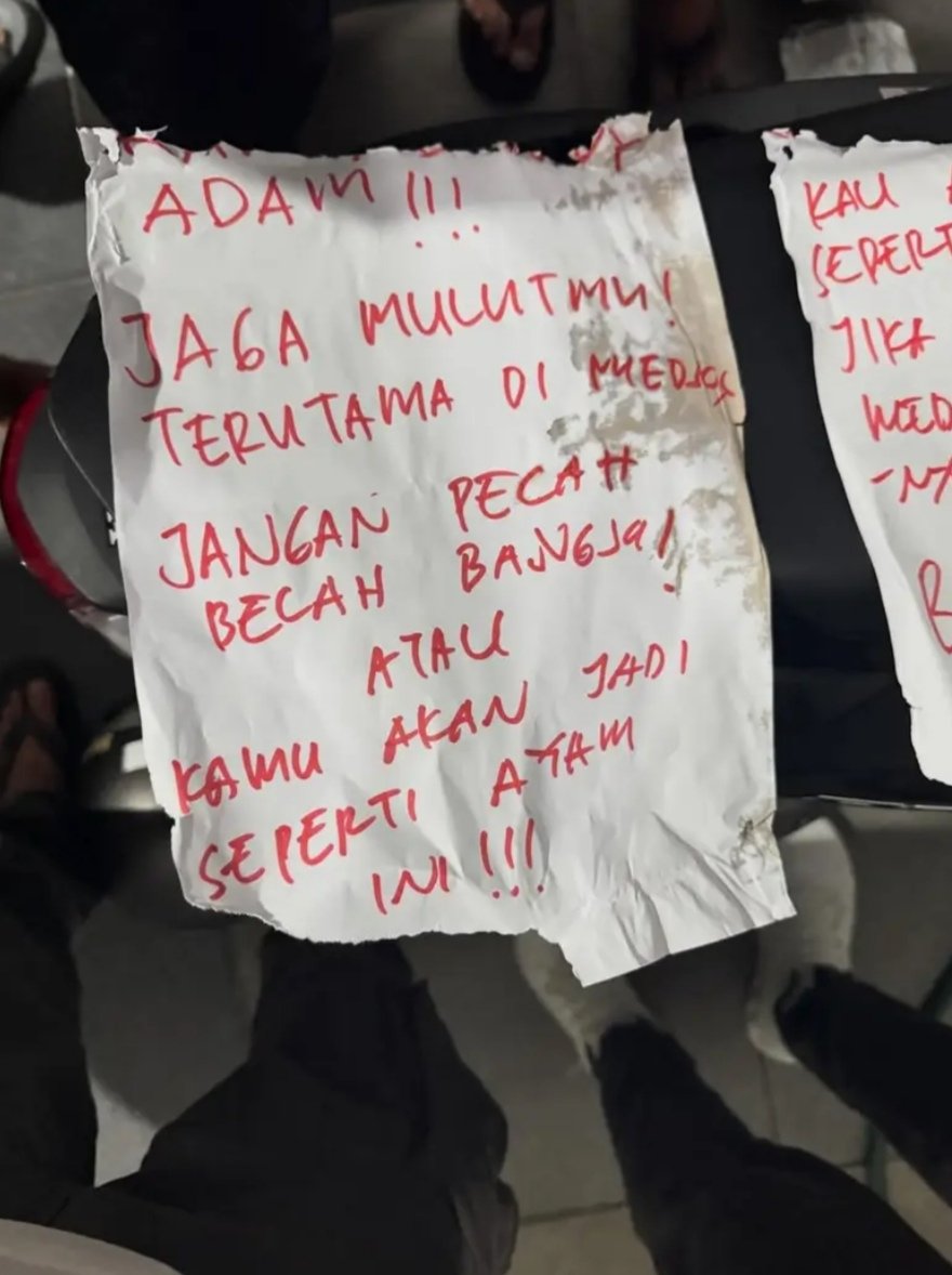 H3rlin4__'s tweet photo. Setelah Tempo, Virdian Aurellio, kini Dj Donny yang di teror. 

Padahal kritik terhadap kebijakan itu bukanlah ancaman, tapi alarm demokrasi yang wajib didengar dan ditanggapi. 
Kenapa harus dibungkam? 

~~
ADOR Innalillahi Salma Salsabil Security Council Falcons Hayley https://t.co/ATXpBKVnUZ