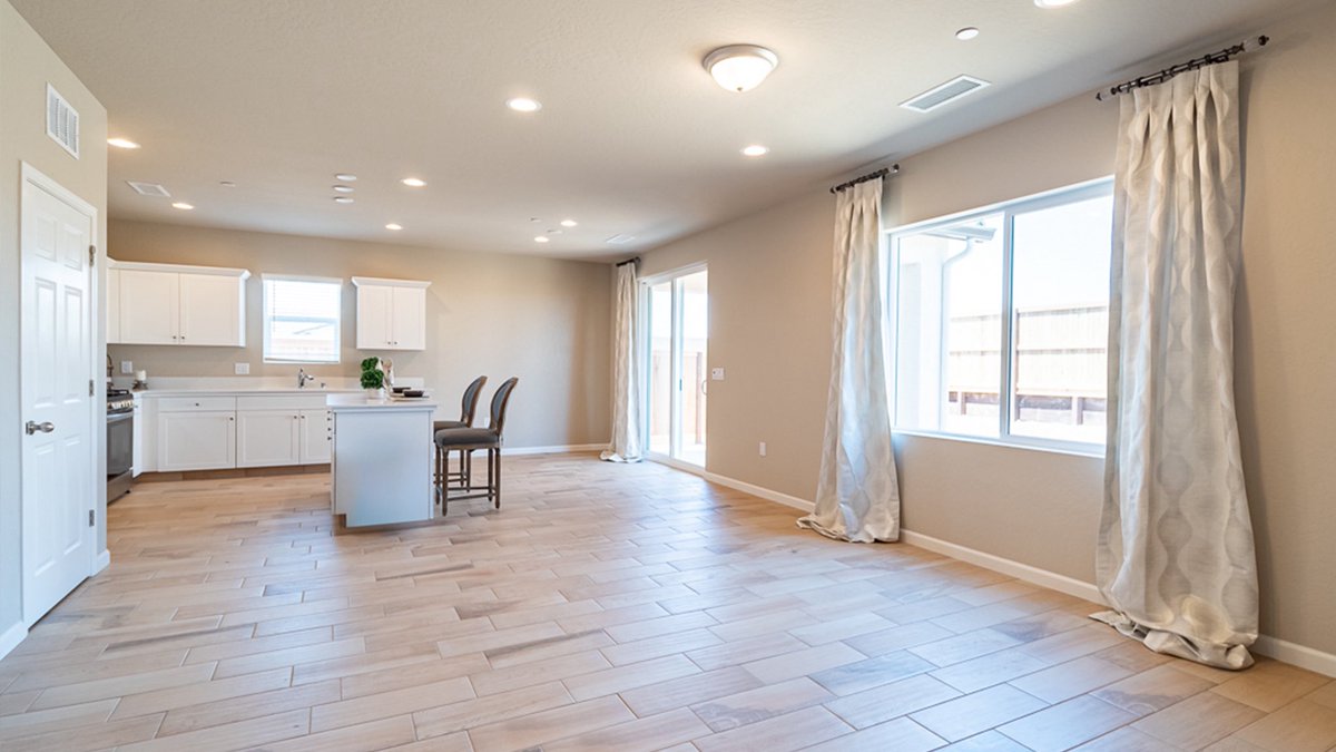 De Young Properties’ Biggest Savings of the Year Event is officially live. For a limited time, qualified buyers can take advantage of an interest rate as low as 3.875% (5.873% APR) with monthly payments starting from $2,362/mo* on select homes at De Young Sereno at Tesoro Viejo.