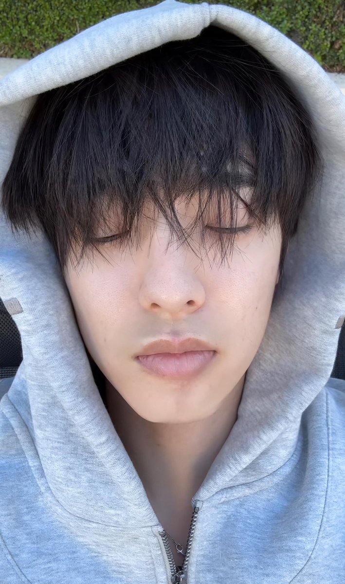 I fixed the photo a bit, I shaved you, sorry Jae 🤭

#eaJ #eaj1over9 #eaJPark #Jae