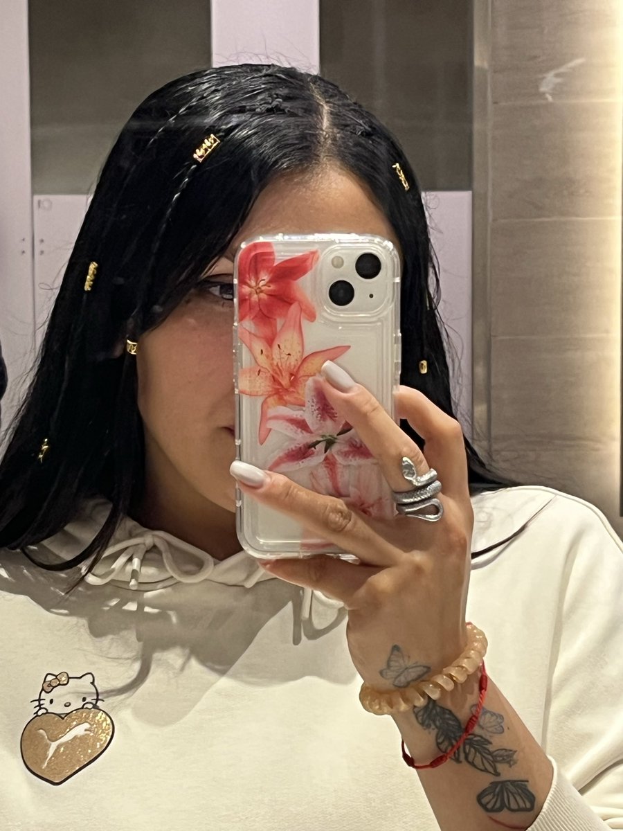 _lamiliam's tweet image. Mi versión anterior no me reconocería hoy en día …