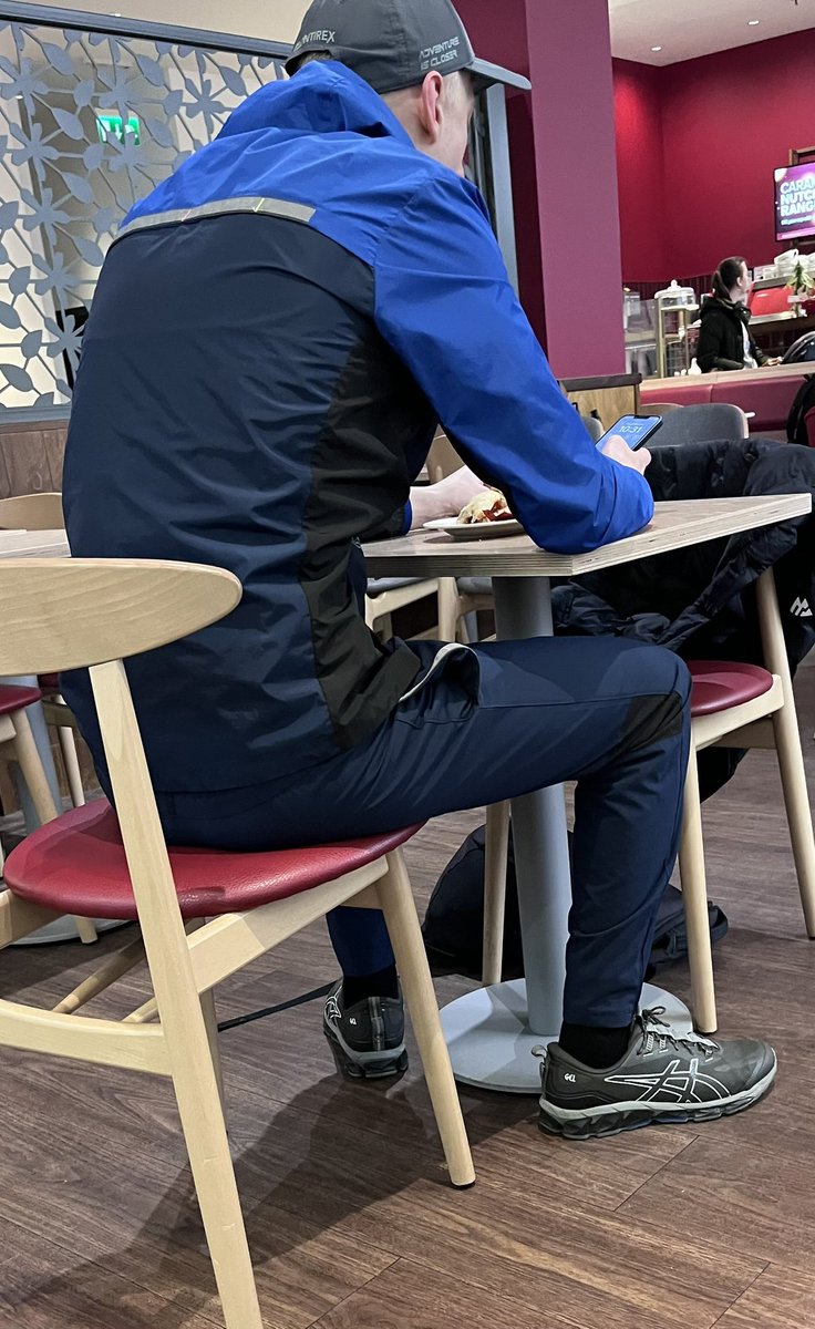Cute chav lad in Costa earlier in full Trailberg trackies, Montirex cap and shit ASICS kicks