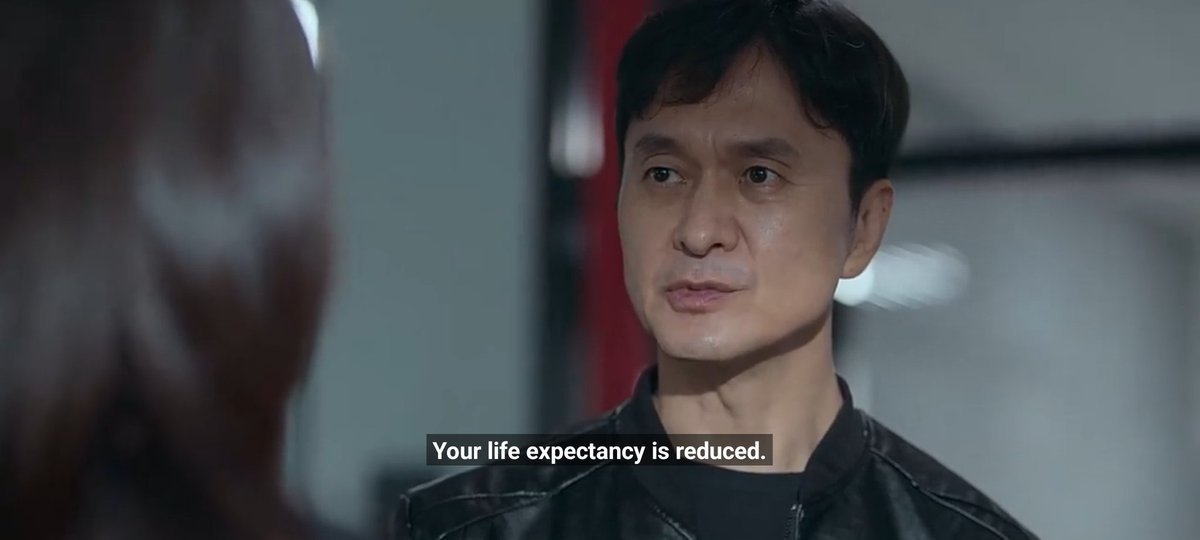 Her tears when she saw him, and time stood still, oh my God... there's no room for argument... he sacrificed himself to save her. And she sacrificed her life to save him, and she doesn't possess any superpowers... that's love.
#LEEJUNHO #이준호 
#Cashero #캐셔로